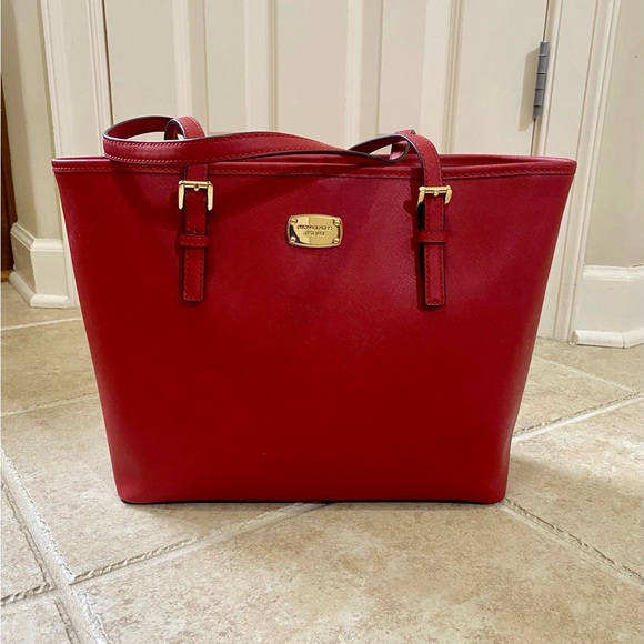 Michael Kors cherry red purse. VGUC, multiple pockets to neatly carry items. - Picture 1 of 13